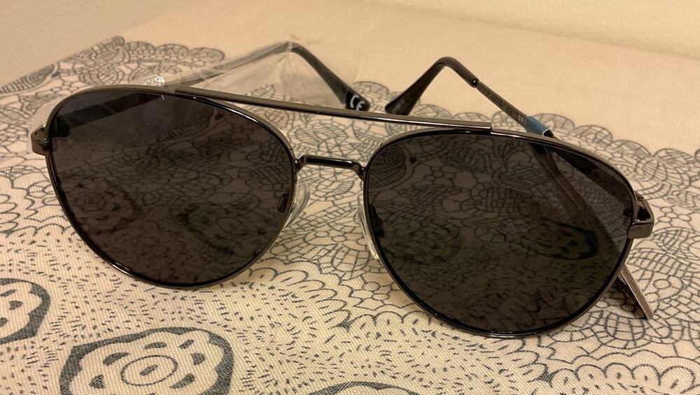 NWT Foster Grant Polarized Maxblock Sunglasses Dark Gray Aviator